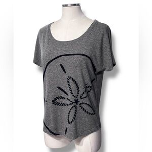 MARUSHKA Grey Scoop Neck Relaxed Fit Short Dolman Sleeve Top Sand Dollar Graphic